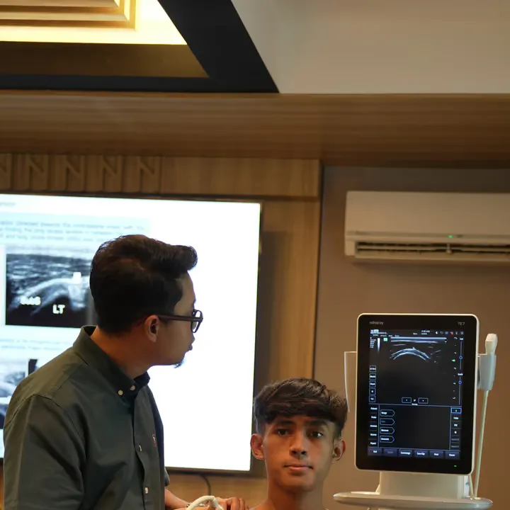 Latihan imbasan ultrasound pada bahu di Jakarta
