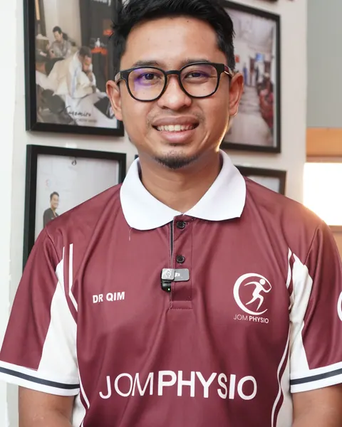 Dr Ahmad Mustaqim atau Dr Qim dari Jom Physio